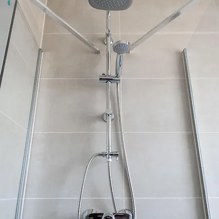 Bege Simplystay Apartment *