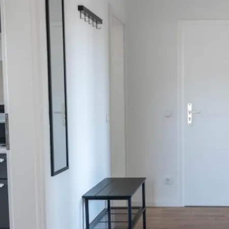 Bege Simplystay Apartment
